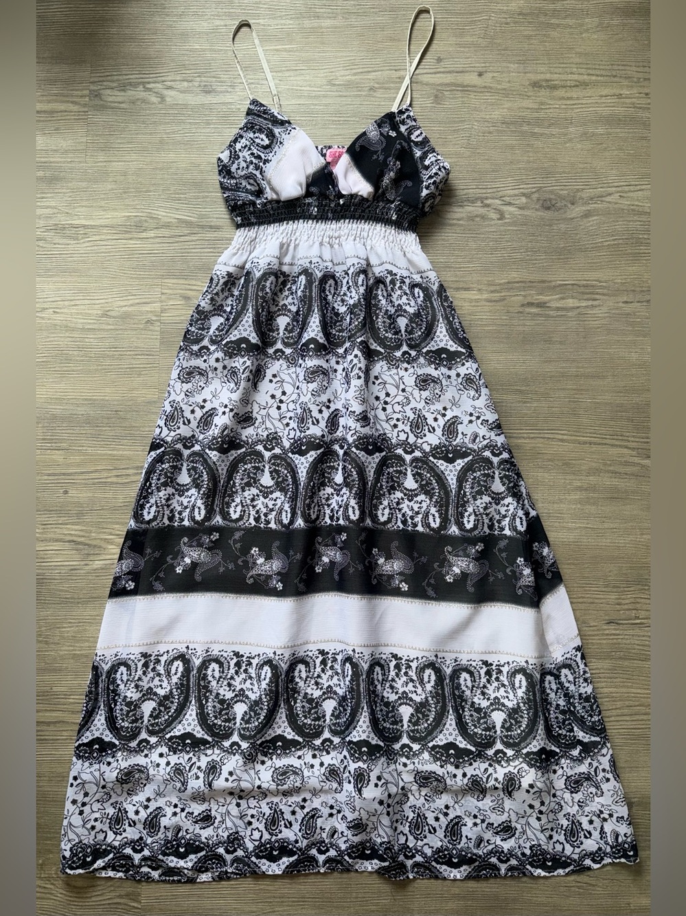 She’s Cool Y2K Vintage Black & White M Paisley Print Spaghetti Strap Maxi Dress